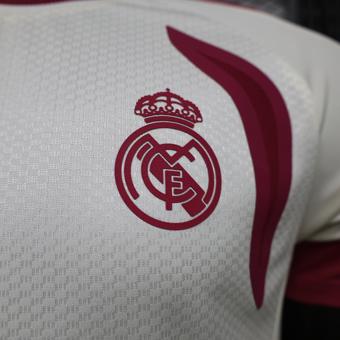 CAMISETA ENTRENAMIENTO REAL MADRID 2026/27 VERSIÓN JUGADOR - Imagen 3