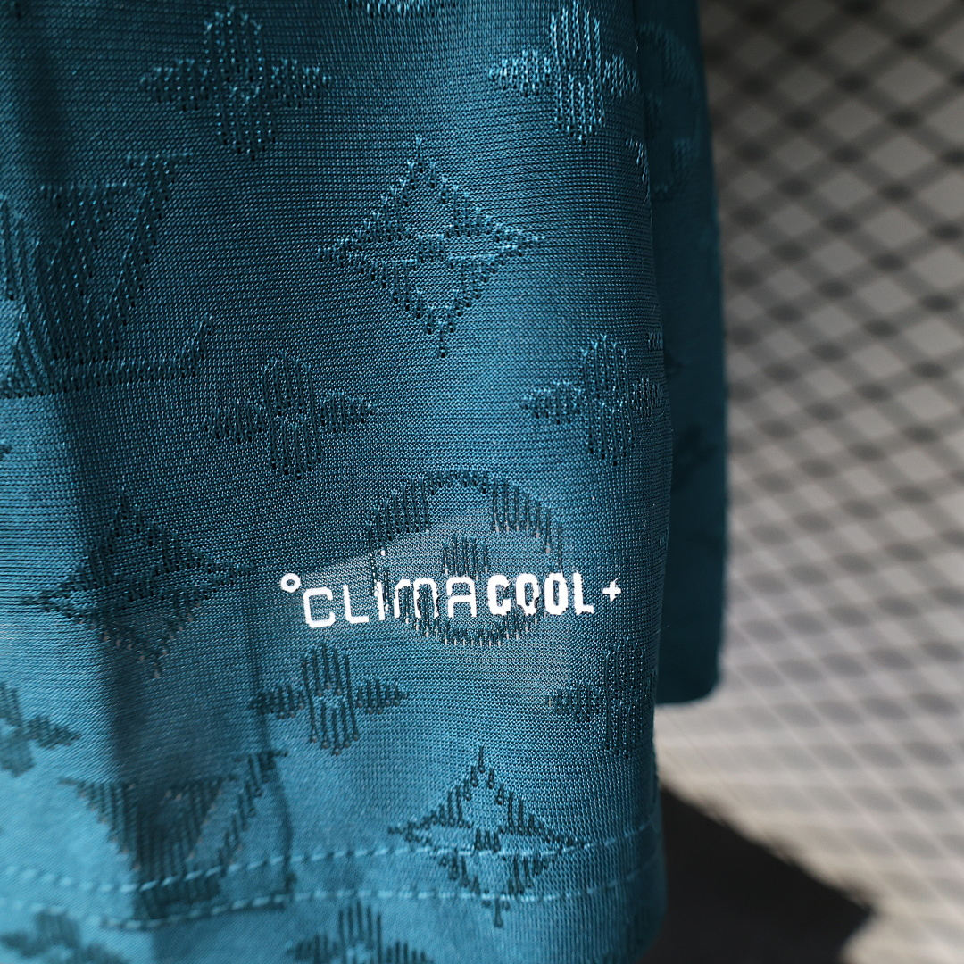 CAMISETA CONCEPTO REAL MADRID 2026/27 VERSIÓN JUGADOR - Imagen 8