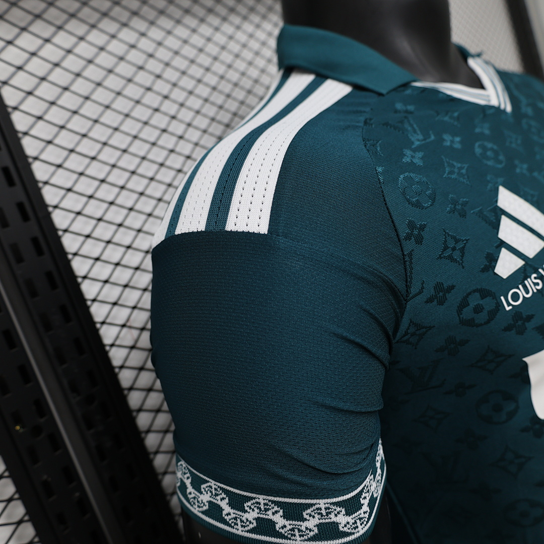 CAMISETA CONCEPTO REAL MADRID 2026/27 VERSIÓN JUGADOR - Imagen 5