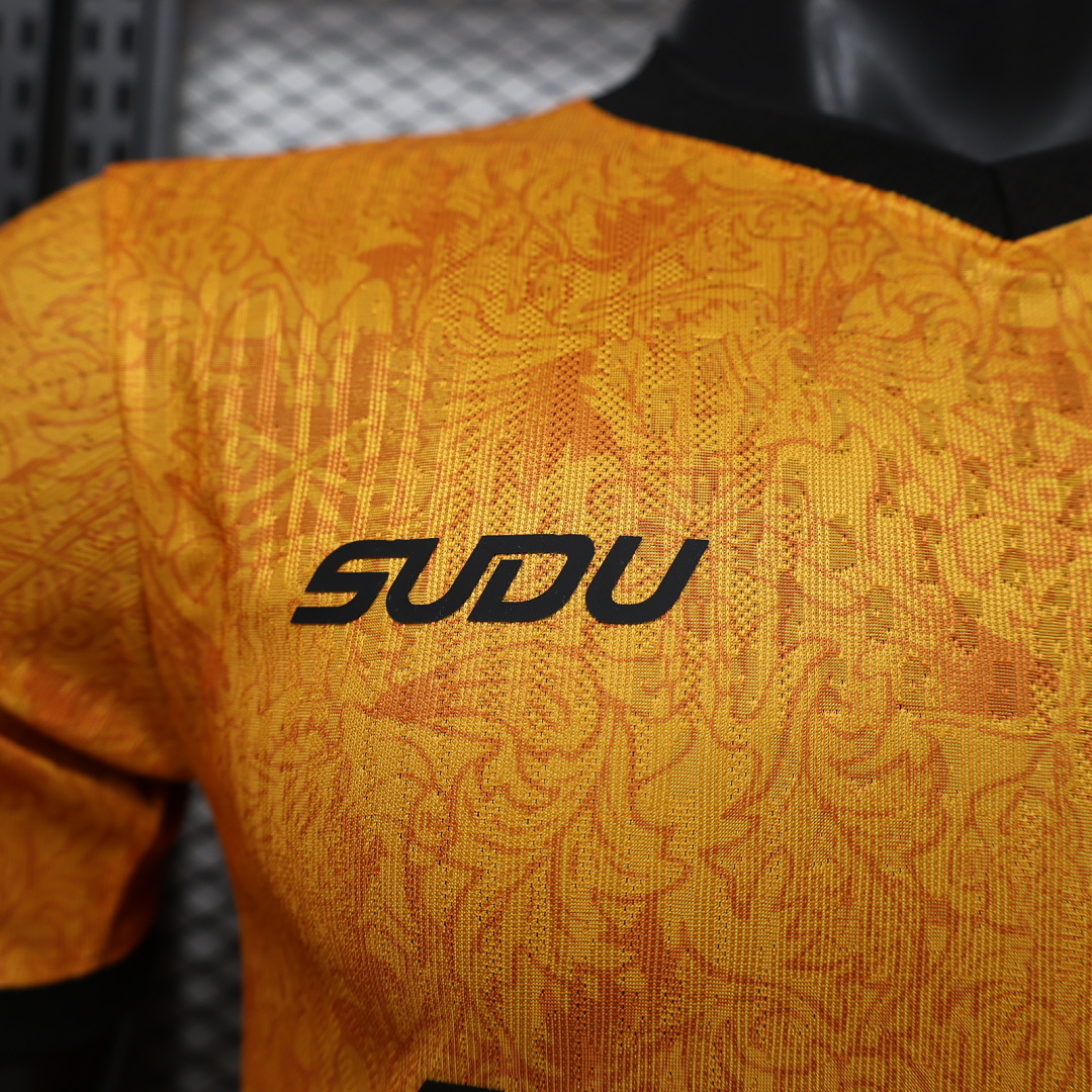 CAMISETA PRIMERA EQUIPACIÓN WOLVERHAMPTON 2026/27 VERSIÓN JUGADOR - Imagen 3