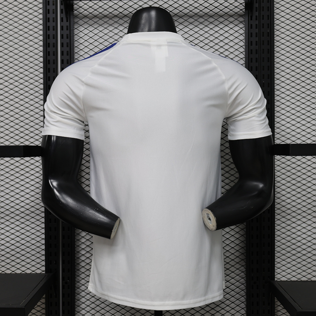 POLERA DE SALIDA LEEDS UNITED 25/26 VERSIÓN JUGADOR - Imagen 7
