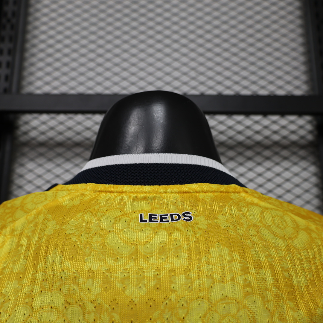 CAMISETA SEGUNDA EQUIPACIÓN LEEDS UNITED 2026/27 VERSIÓN JUGADOR - Imagen 10