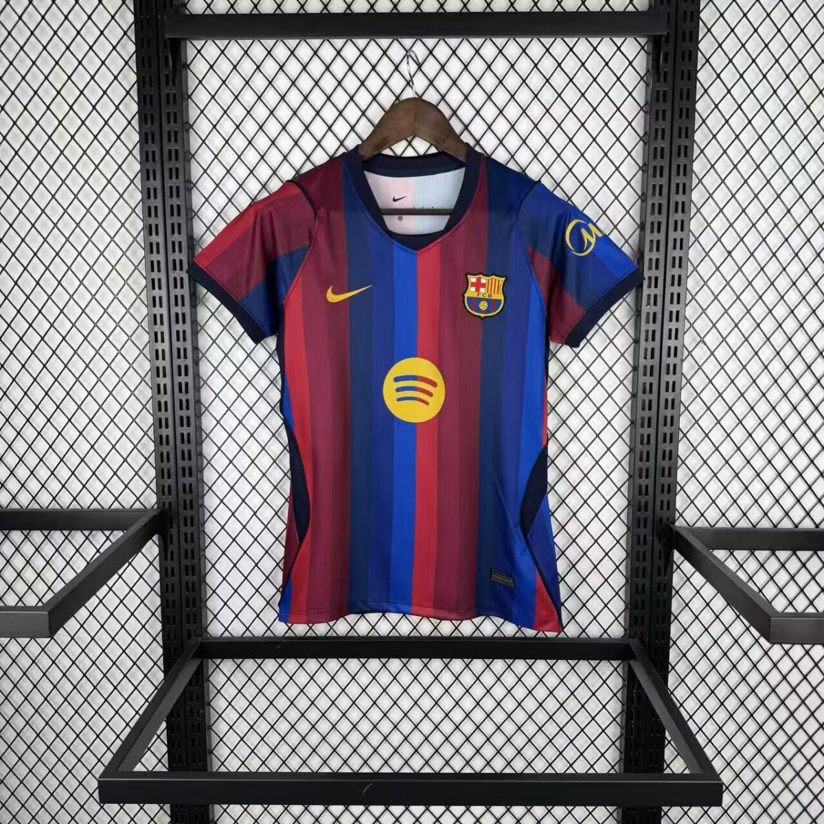 CAMISETA PRIMERA EQUIPACIÓN BARCELONA 2026/27 VERSIÓN FEMENINA