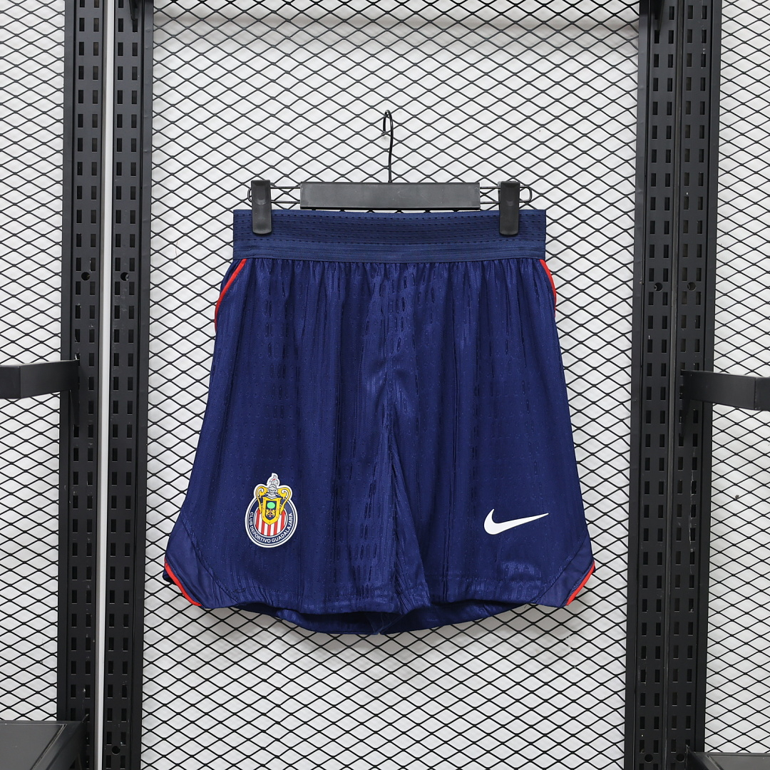 SHORTS PRIMERA EQUIPACIÓN CHIVAS 2026/27 VERSIÓN JUGADOR