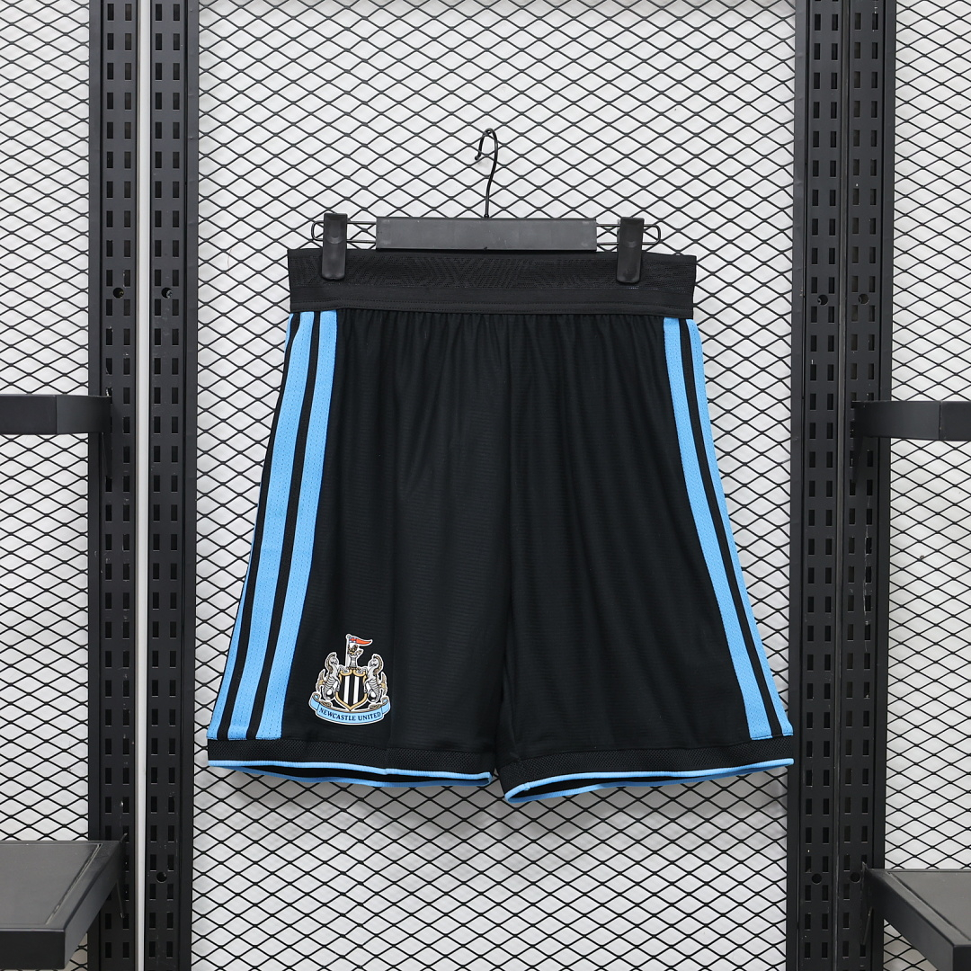 SHORTS PRIMERA EQUIPACIÓN NEWCASTLE UNITED 2026/27 VERSIÓN JUGADOR
