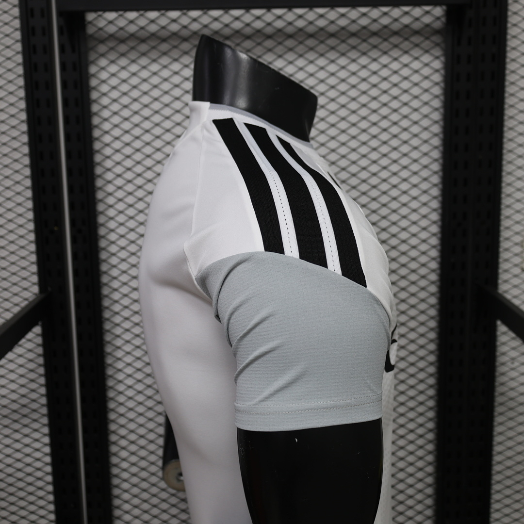 CAMISETA ENTRENAMIENTO REAL MADRID 2026/27 VERSIÓN JUGADOR - Imagen 8