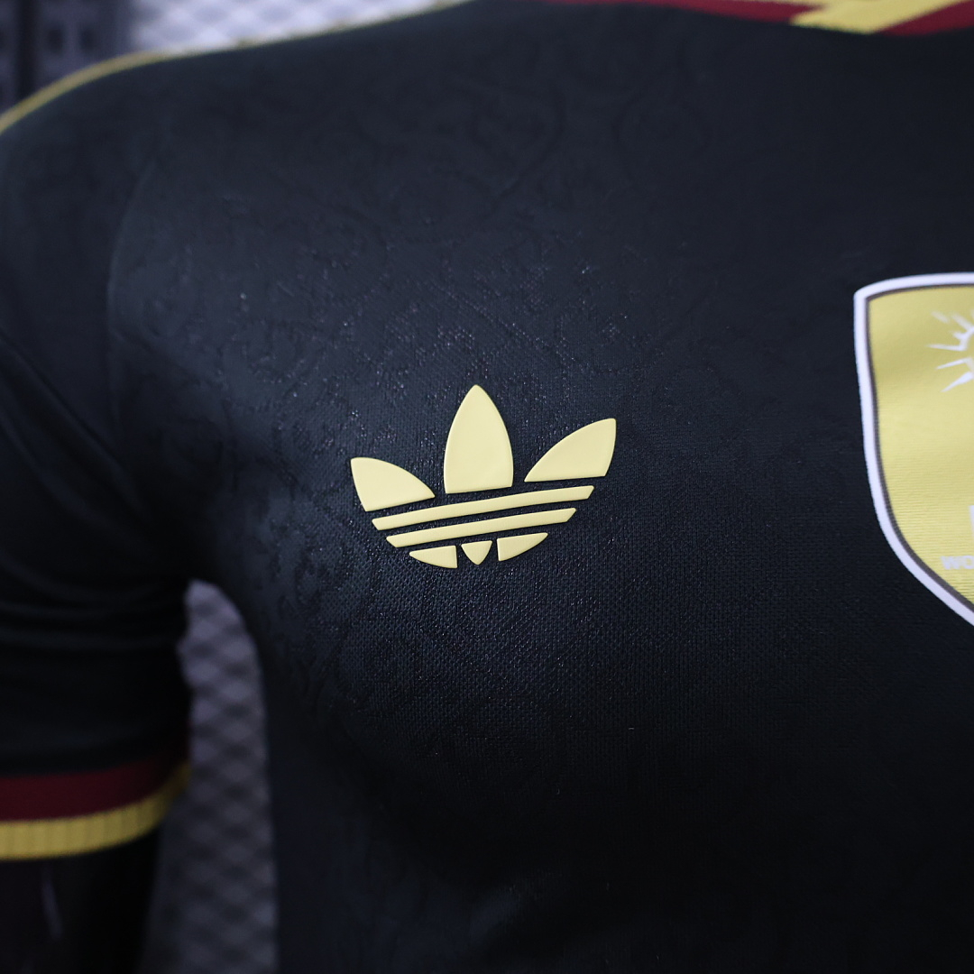 CAMISETA CONCEPTO ESPAÑA VERSIÓN JUGADOR - Imagen 3