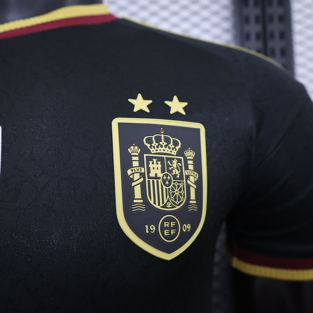CAMISETA CONCEPTO ESPAÑA VERSIÓN JUGADOR - Imagen 5