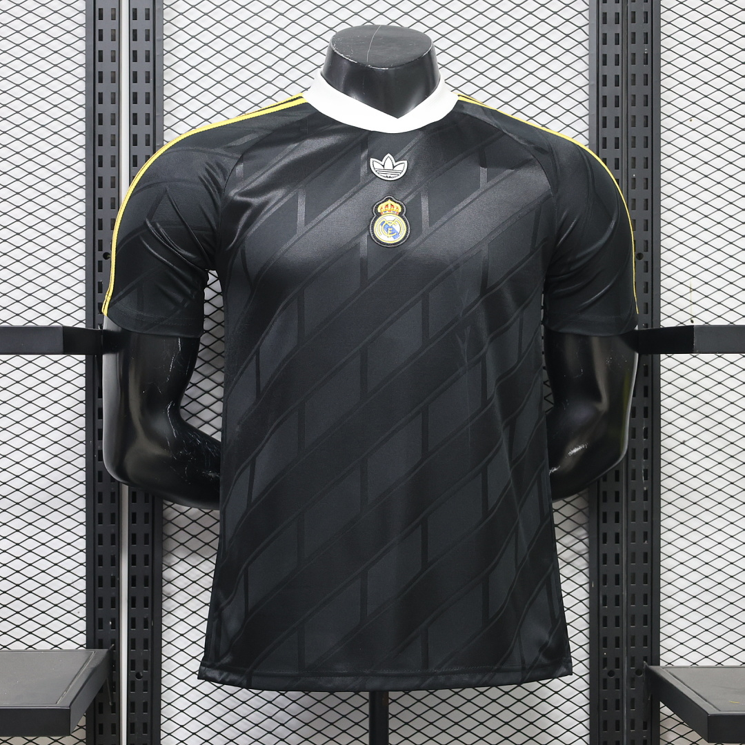 POLERA DE SALIDA REAL MADRID 2026/27 VERSIÓN JUGADOR
