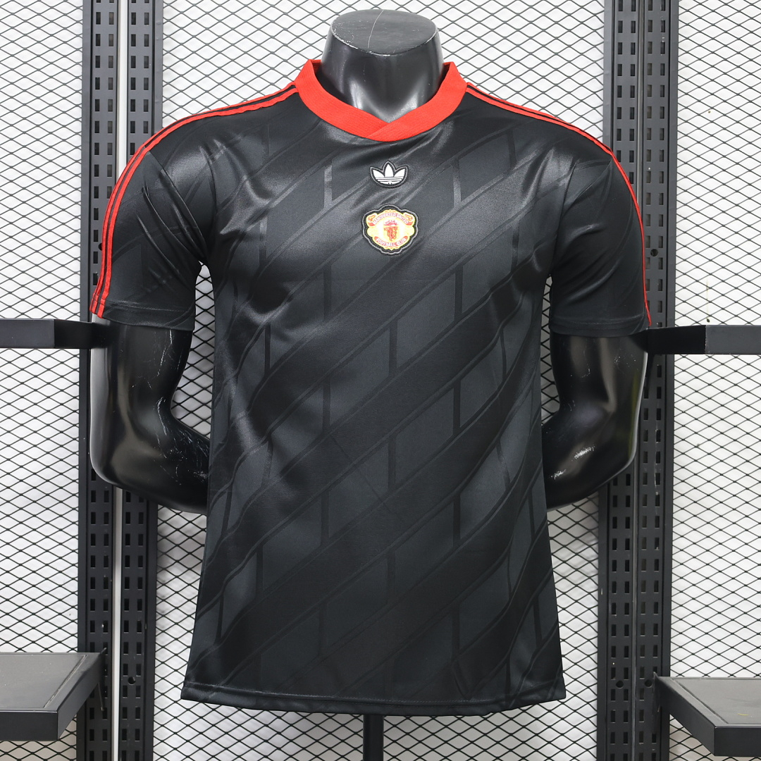 POLERA DE SALIDA MANCHESTER UNITED 2026/27 VERSIÓN JUGADOR