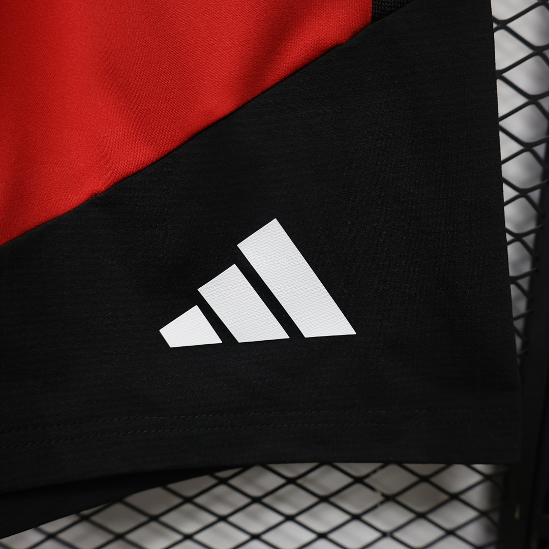 SHORTS ENTRENAMIENTO MANCHESTER UNITED 2026/27 VERSIÓN JUGADOR - Imagen 3