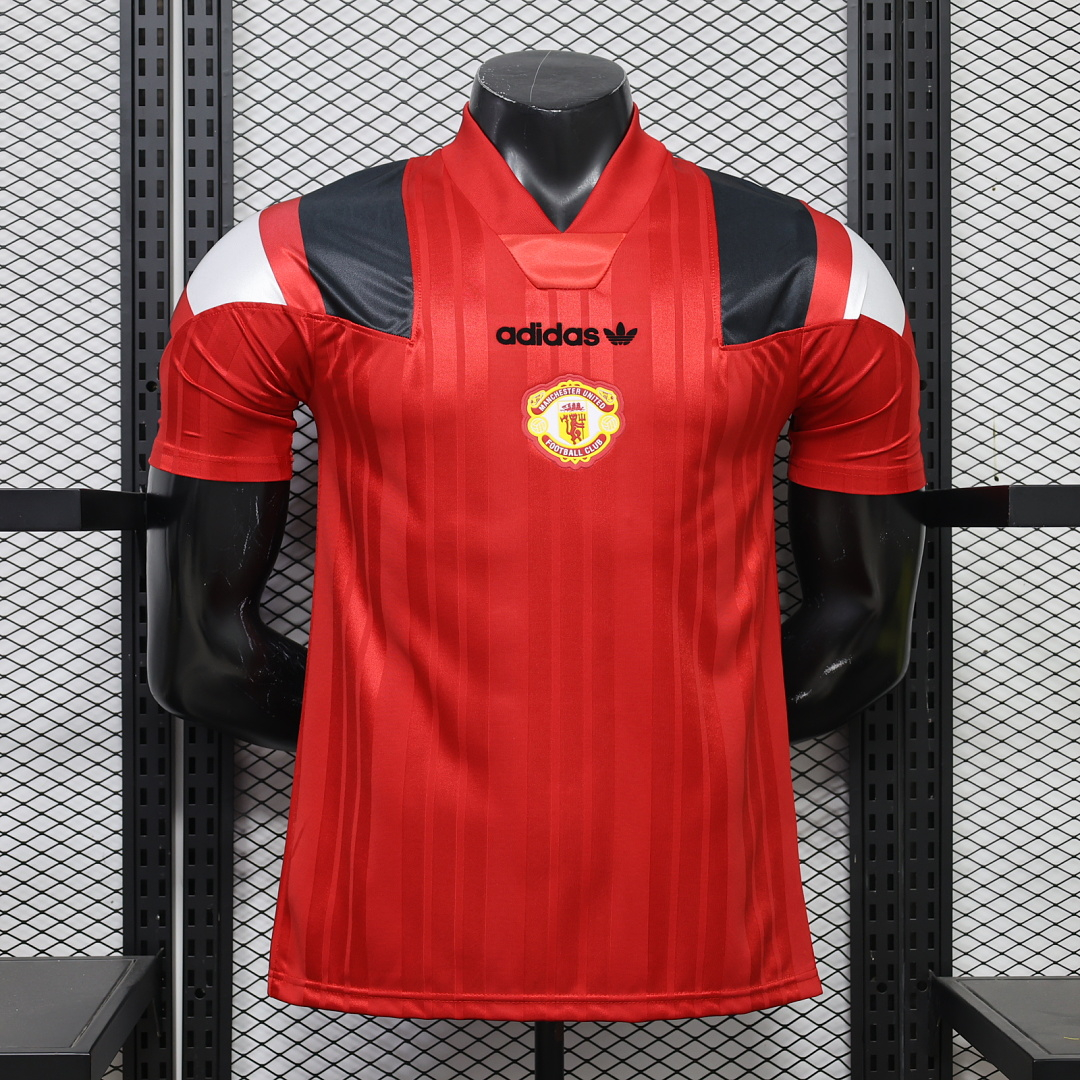 POLERA DE SALIDA EQT MANCHESTER UNITED 2026/27 VERSIÓN JUGADOR