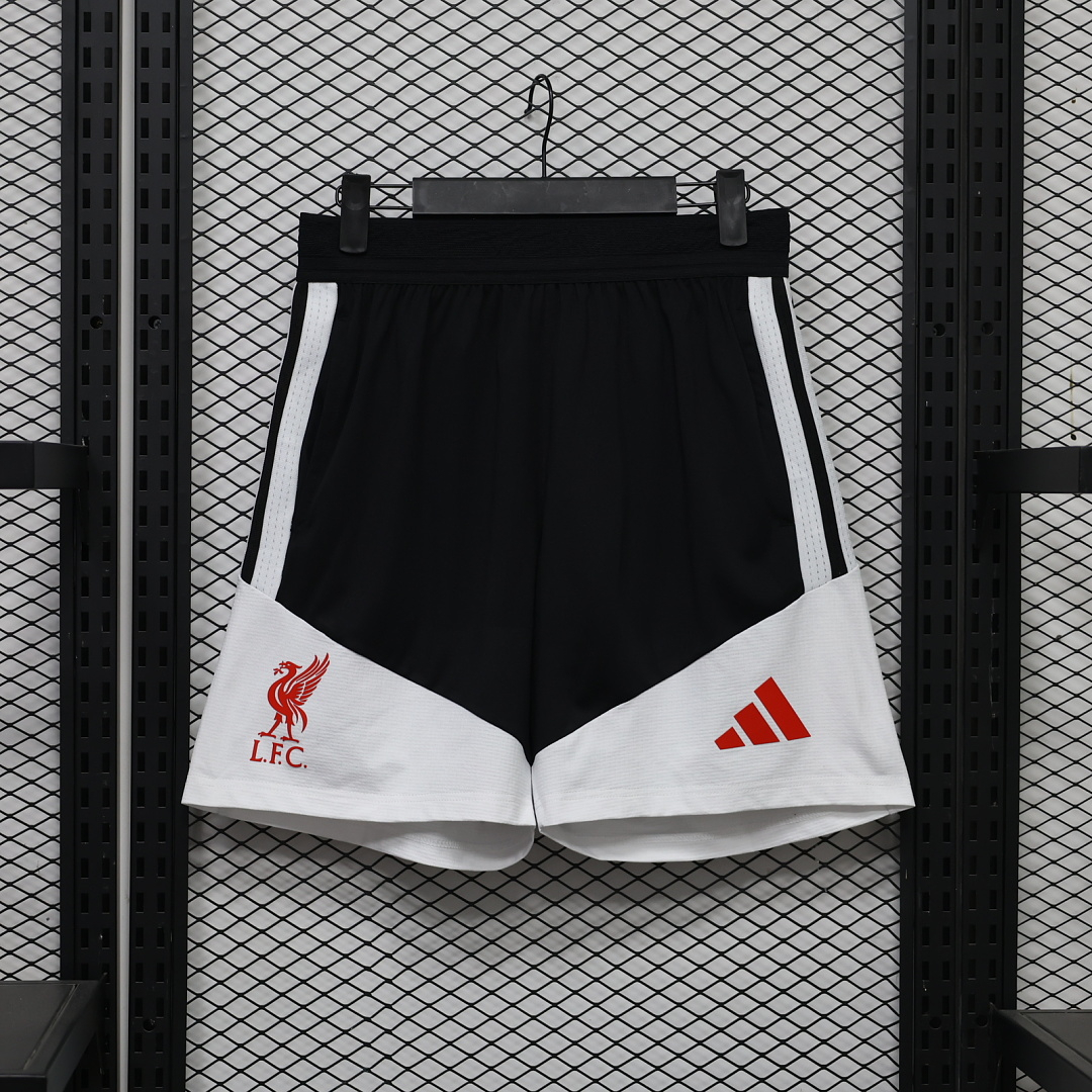 SHORTS ENTRENAMIENTO LIVERPOOL 2026/27 VERSIÓN JUGADOR