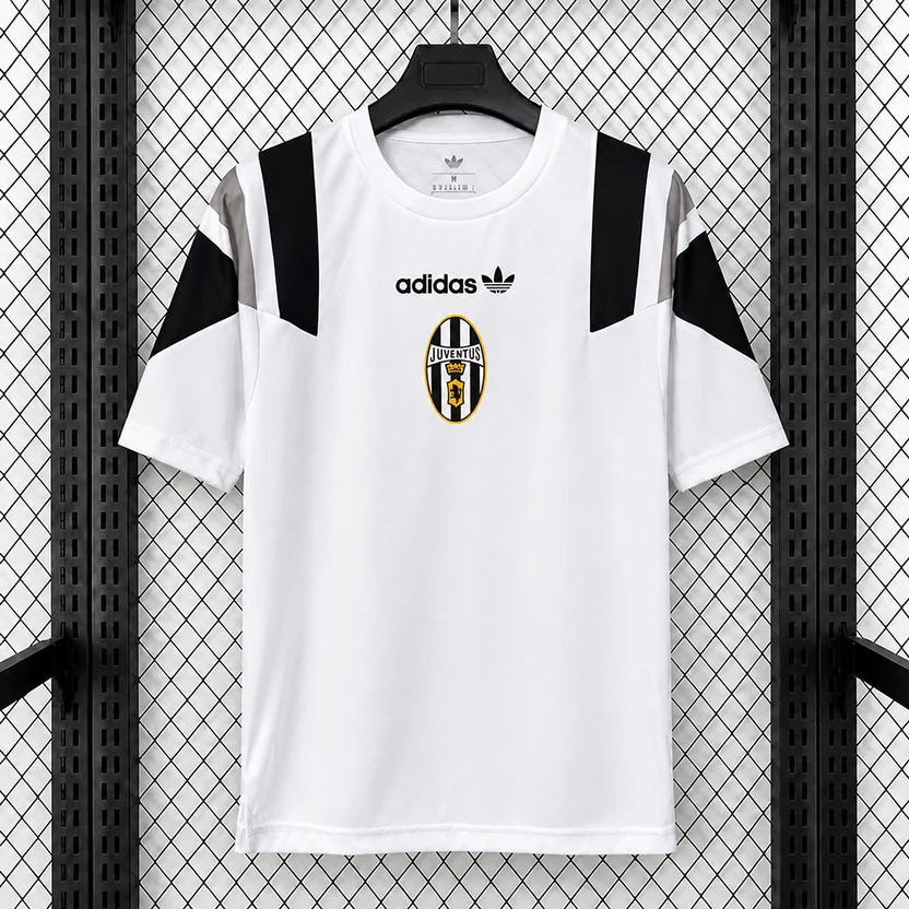 POLERA DE SALIDA EQT JUVENTUS 2026/27 VERSIÓN FAN